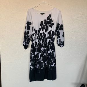 White House Black Market women’s knee length, 3/4 Sleeve, Size M. Floral Dress.
